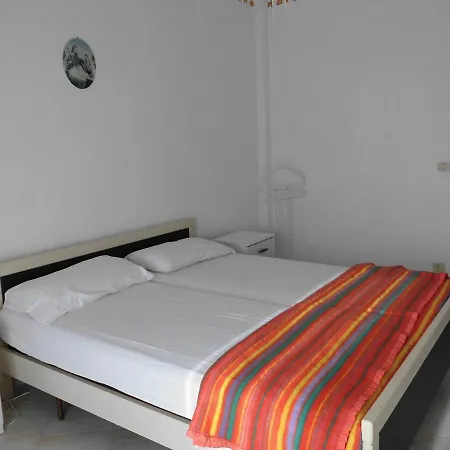 Lovely Flat With Sunny Terrace Apartment *